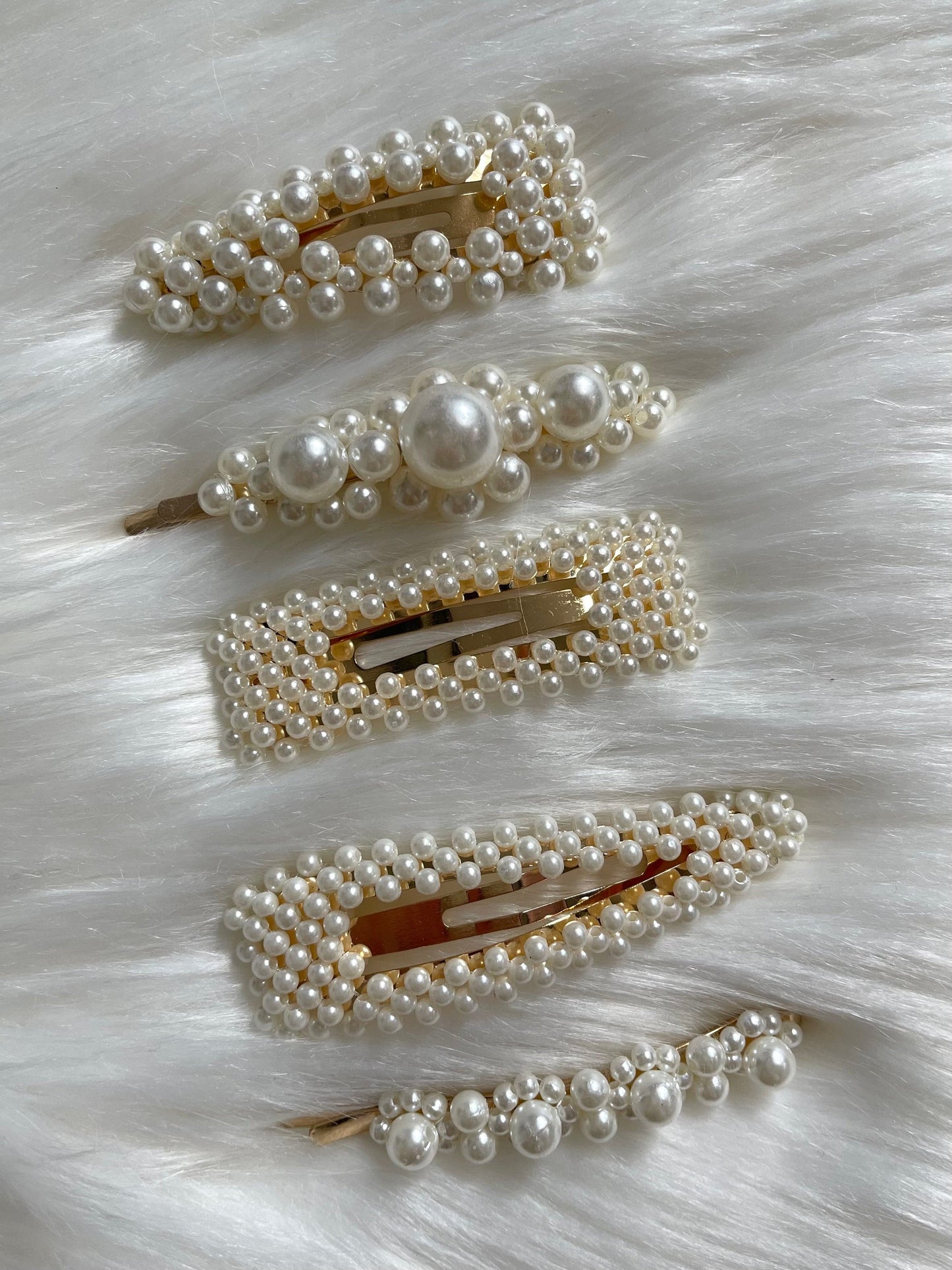 5 Pcs Beautiful pearl hair pins with gold base, perfect for bridal, wedding, party, and everyday elegant hairstyles. Trendy and classy hair accessories for women & girls.