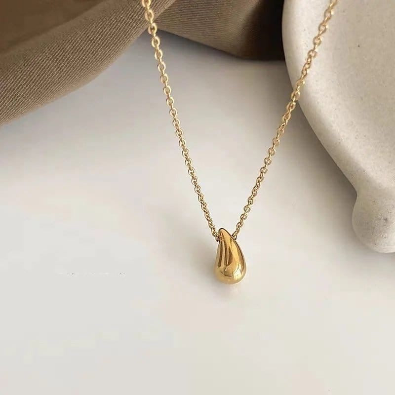 Almond Shape Pendant Necklace for Women – Elegant Stainless Steel Minimal Jewelry