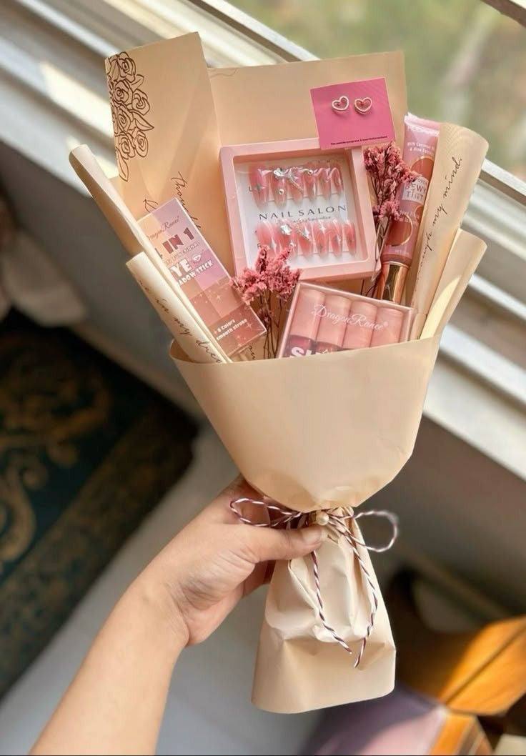Customised Amzing Bouquet Gift For Girls