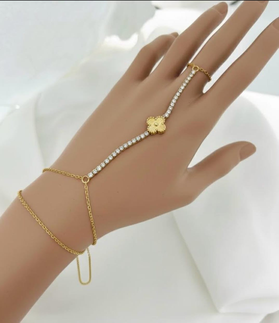 Stainless Steel Clover ☘️ Anja 💫