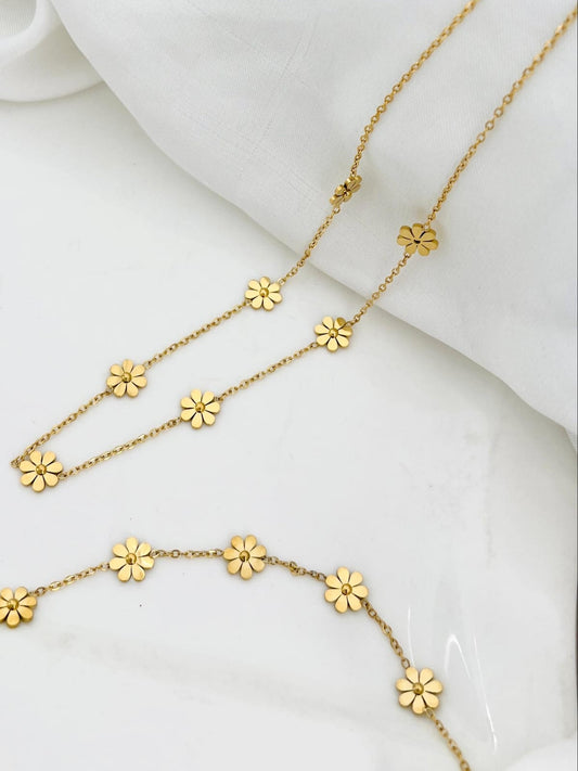 Stainless Steel Flowery Chain Necklace for Women – Elegant Floral Pendant Jewelry