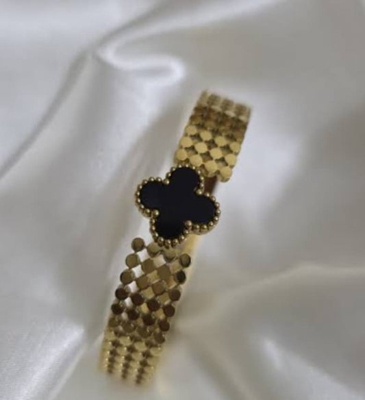 Elegant Clover Bracelet in Gold Color