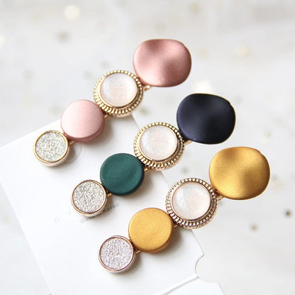 Geometric Round Hair Clips for Women – Matte Gold & Pearl Designer Hair Accessories