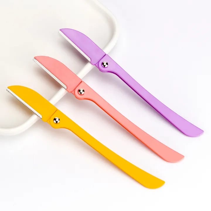 Lady face & body razor medicated
Price 100% original pack of 3